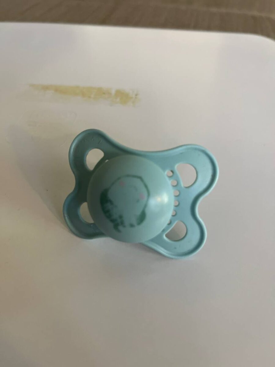 מוצץ סיליקון לתינוק בצבע טורקיז – תמונה 2