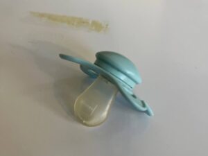 מוצץ סיליקון לתינוק בצבע טורקיז